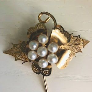 Vintage gold and pearl pin